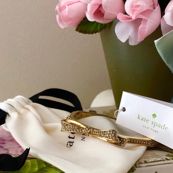 π Kate Spade β οΈ Tied up Pave Bow Bangle - Picture 4 of 8